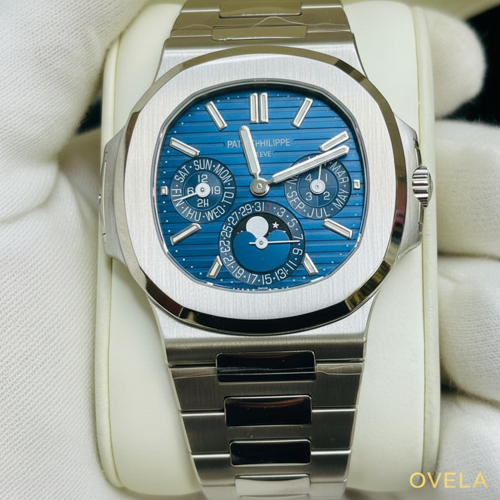 Patek Philippe Nautilus  — Acier | Cadran Bleu | Calendrier Perpétuel