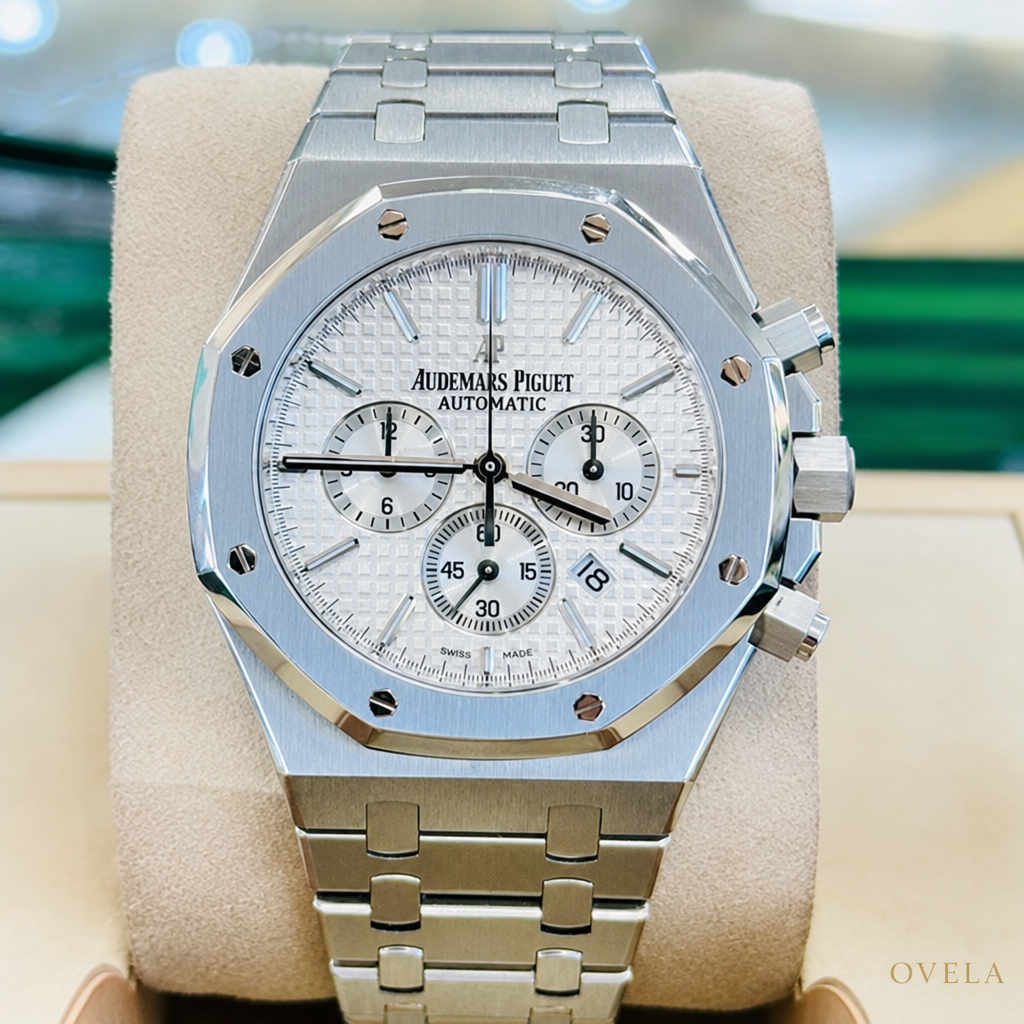 AP Royal Oak Chronographe sur coussin boutique